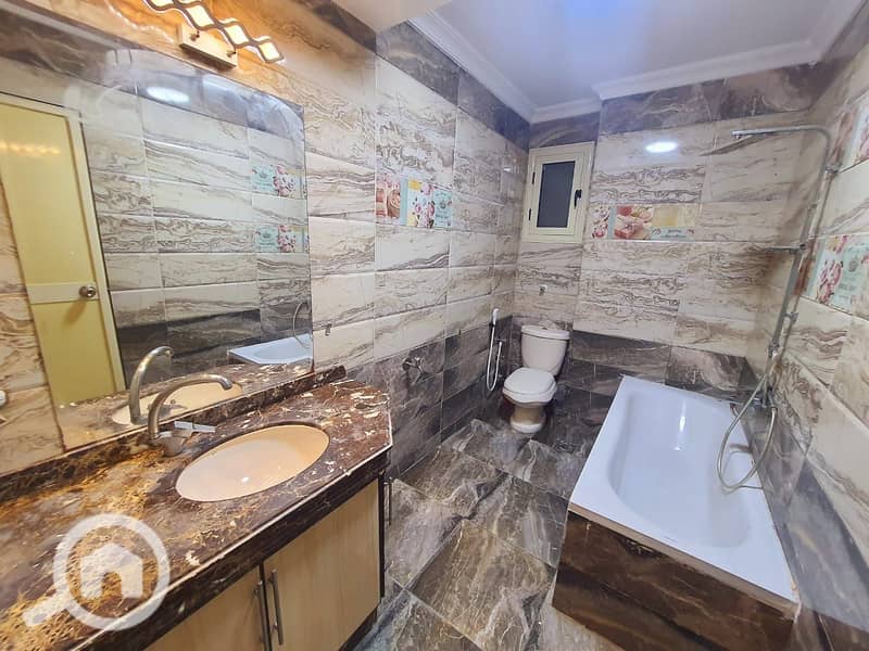 13 8a2f3ec4-d729-4418-9f4b-46ce74a097ac. jpg