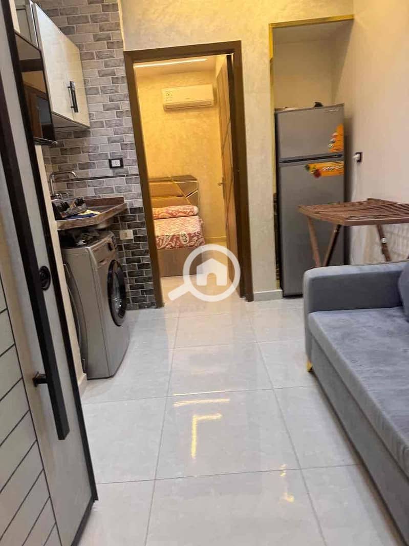 3 4ec9de36-a972-40f4-9a86-0a550563a29e. jpg