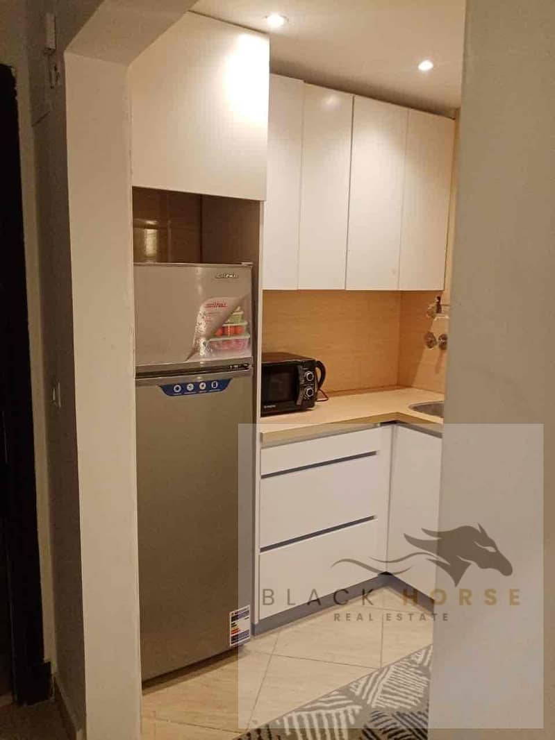 7 f033fc4b-c401-4329-a168-f2d94c3f993f. jpg