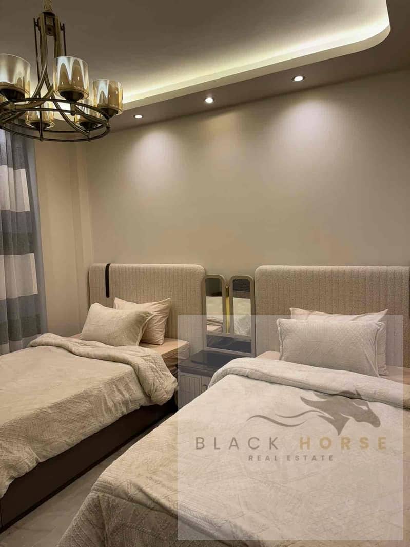 12 26425607-89cc-4567-867b-988308b3f94f. jpg