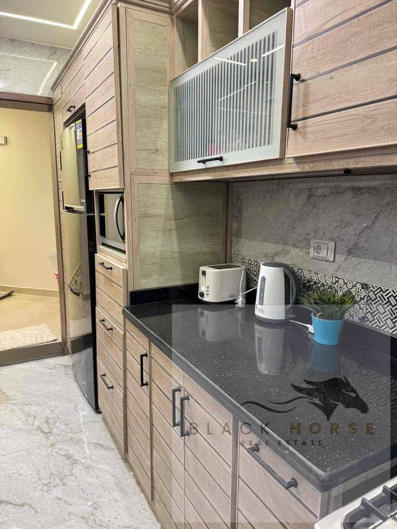 15 eecdb689-67e9-40d8-9a44-e1c92c9a7bef. jpg