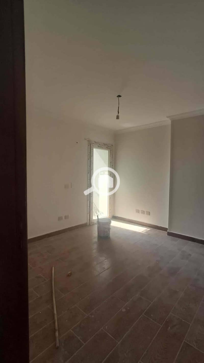 4 e55a7747-83d4-45f6-a5fc-3232fcf6afeb. jpg