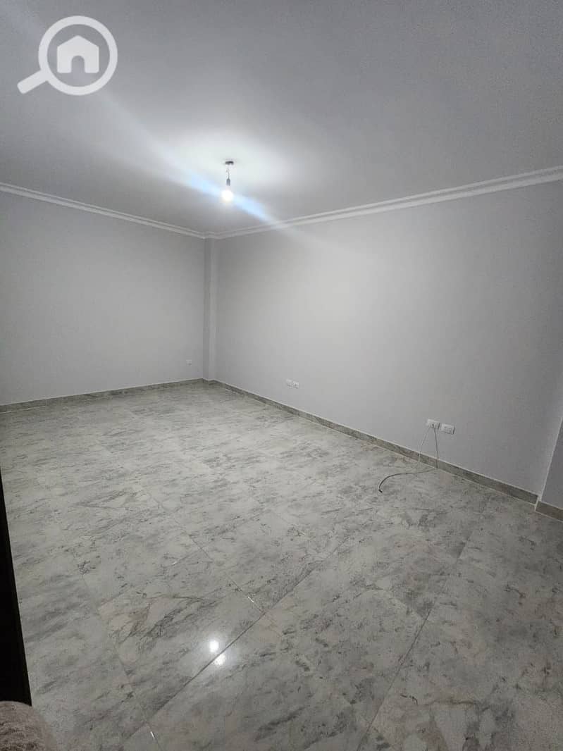 9 35d8e6d6-4353-4628-93ec-95d0dbc84f2e. jpg