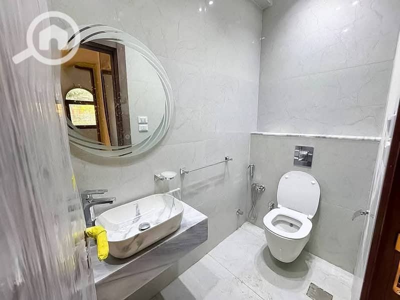 11 597036200_886509493912313_1577944507414909298_n. jpg