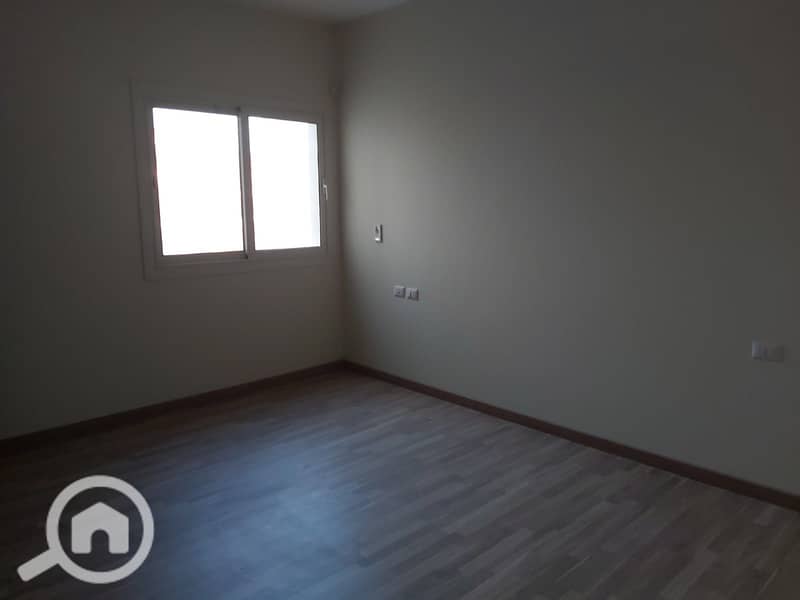 4 8d2163c9-c613-47bf-b2eb-9168368c4895. jpg