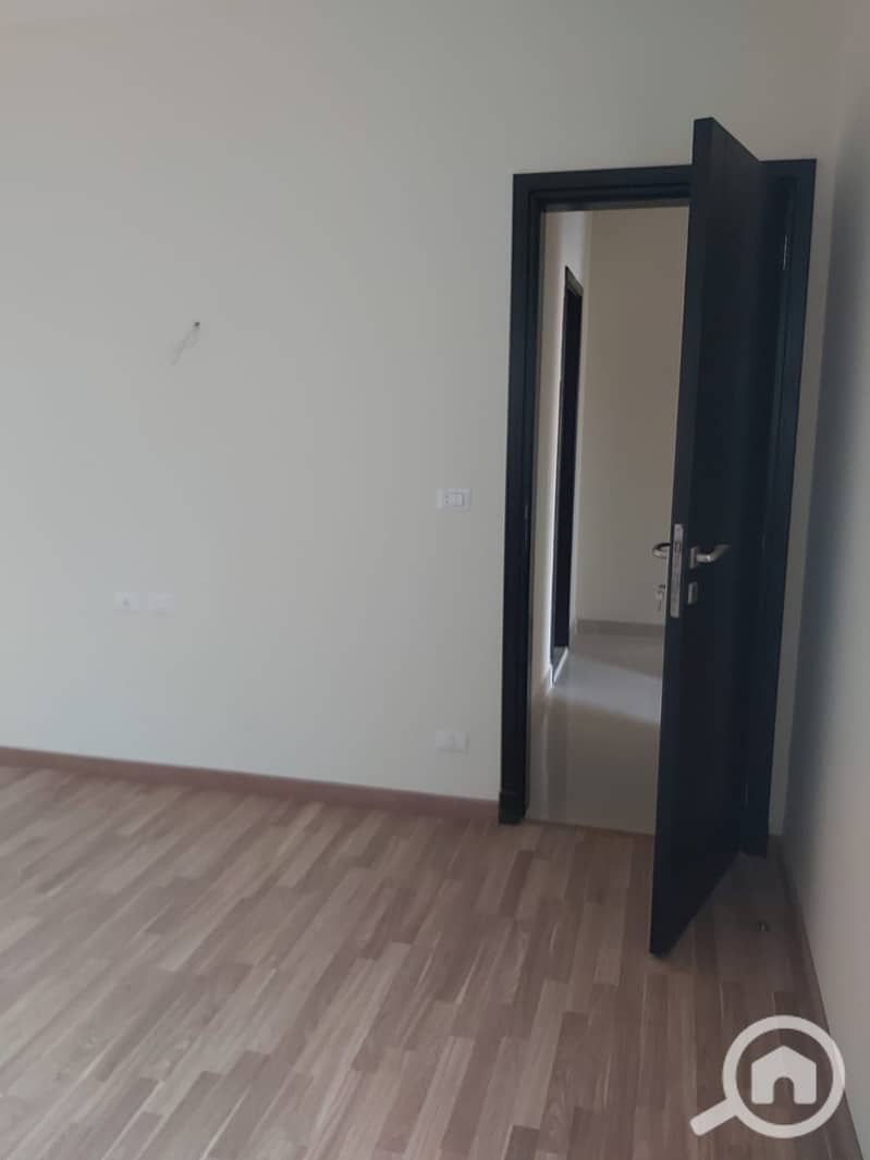 5 8ec98a20-f3bf-4e06-8a50-86d165bb3204. jpg