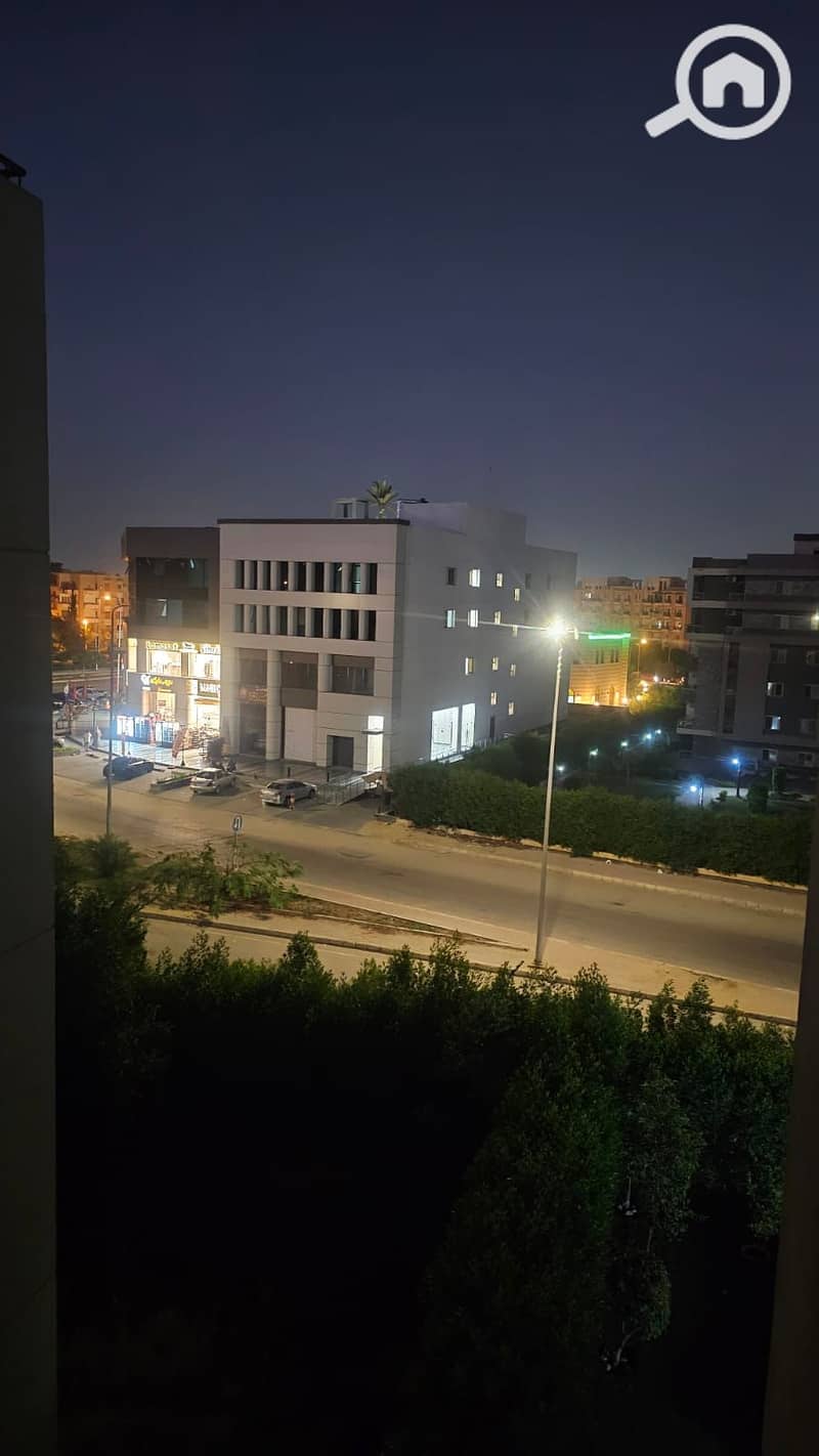 7 f2d0b8ff-bed3-46a0-bf9f-b1b5e31f5317. jpg