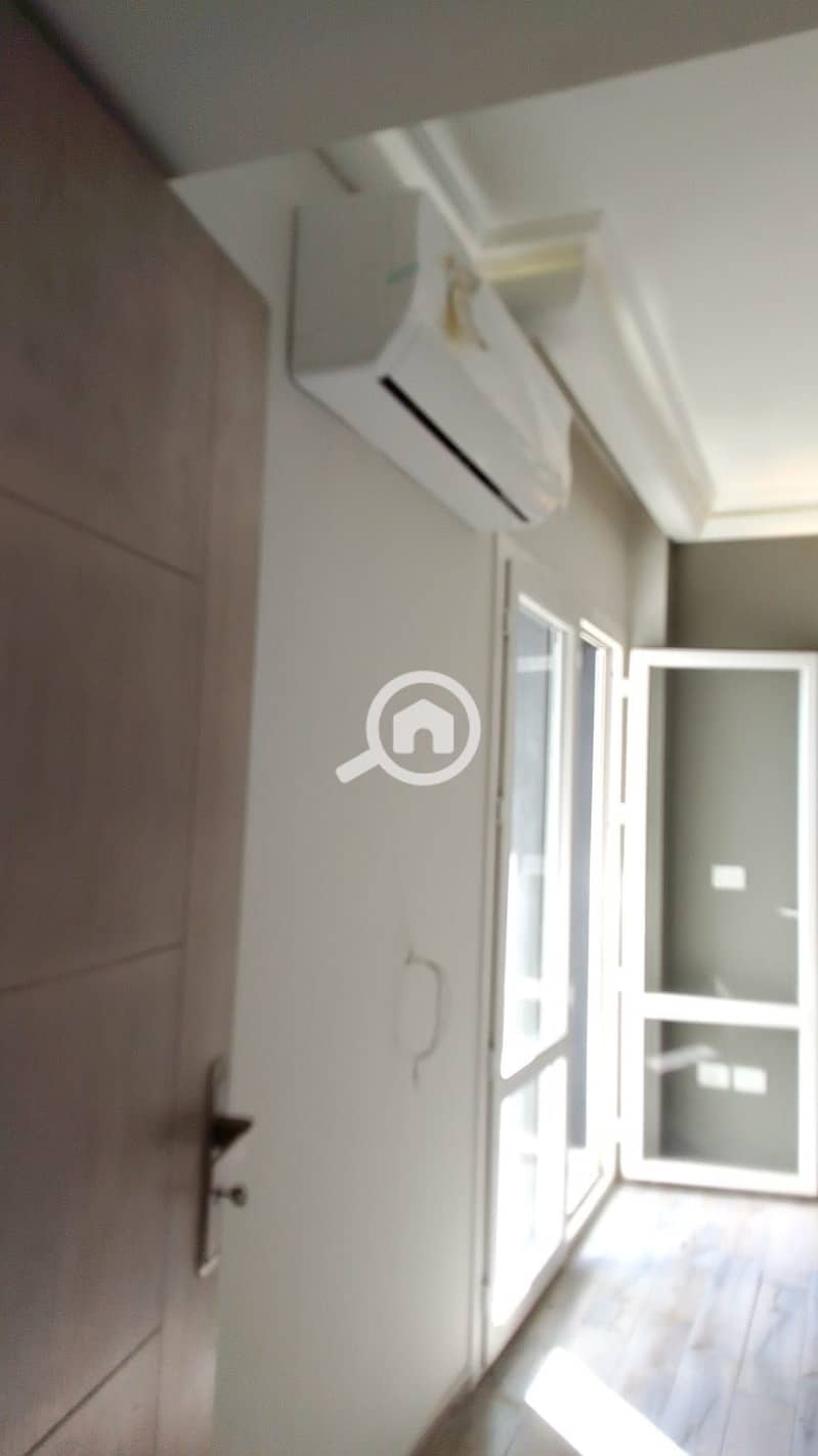 13 ca38cc03-37f5-4b71-908c-216ec5e9c223. jpg