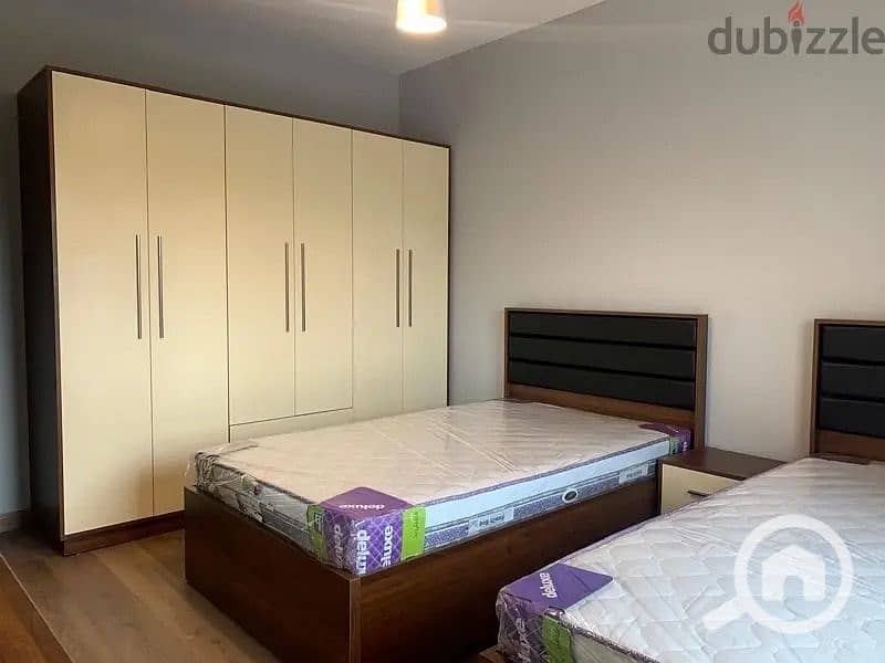 16 03772723-5c94-4cd7-ad3e-6e1a7e5b2f20. jpg