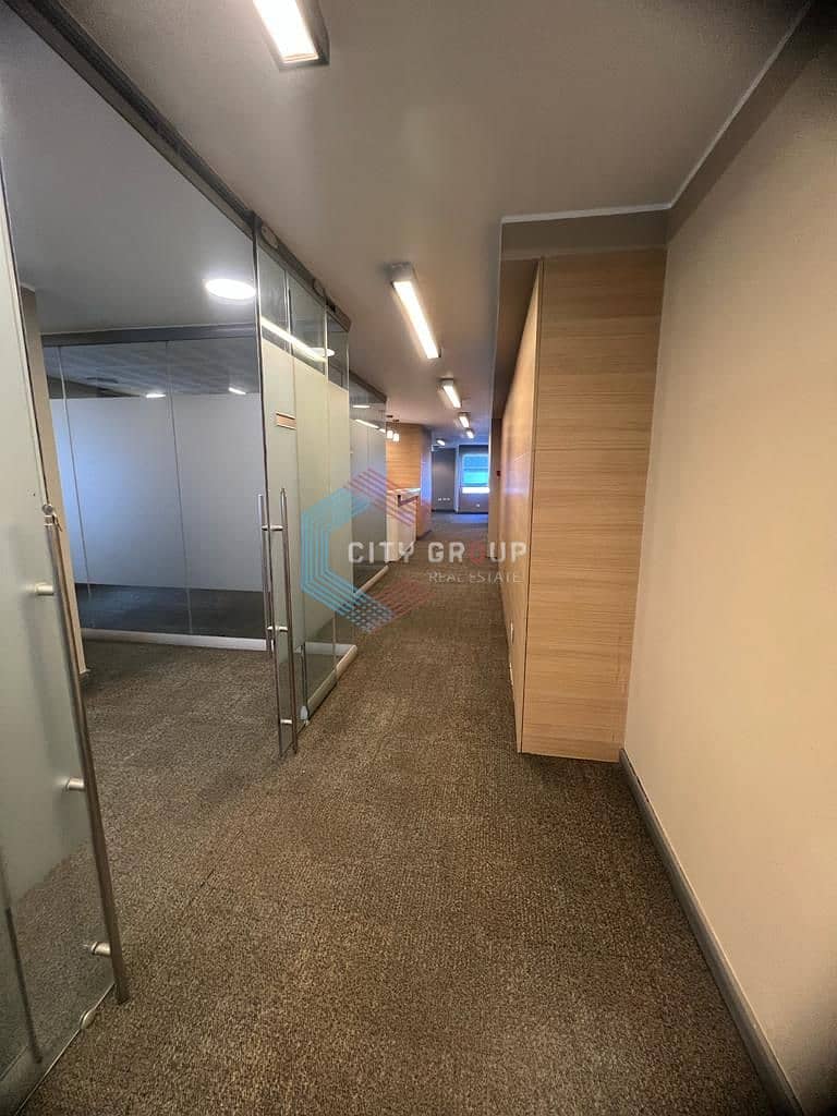 4 4d7eb9db-88f8-4720-bf0b-5de959a45608. jpg