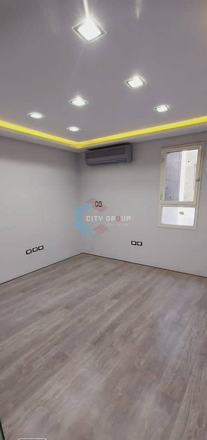 10 25a8e82c-3343-4b05-9a60-6a34f7e5f4e1. jpg