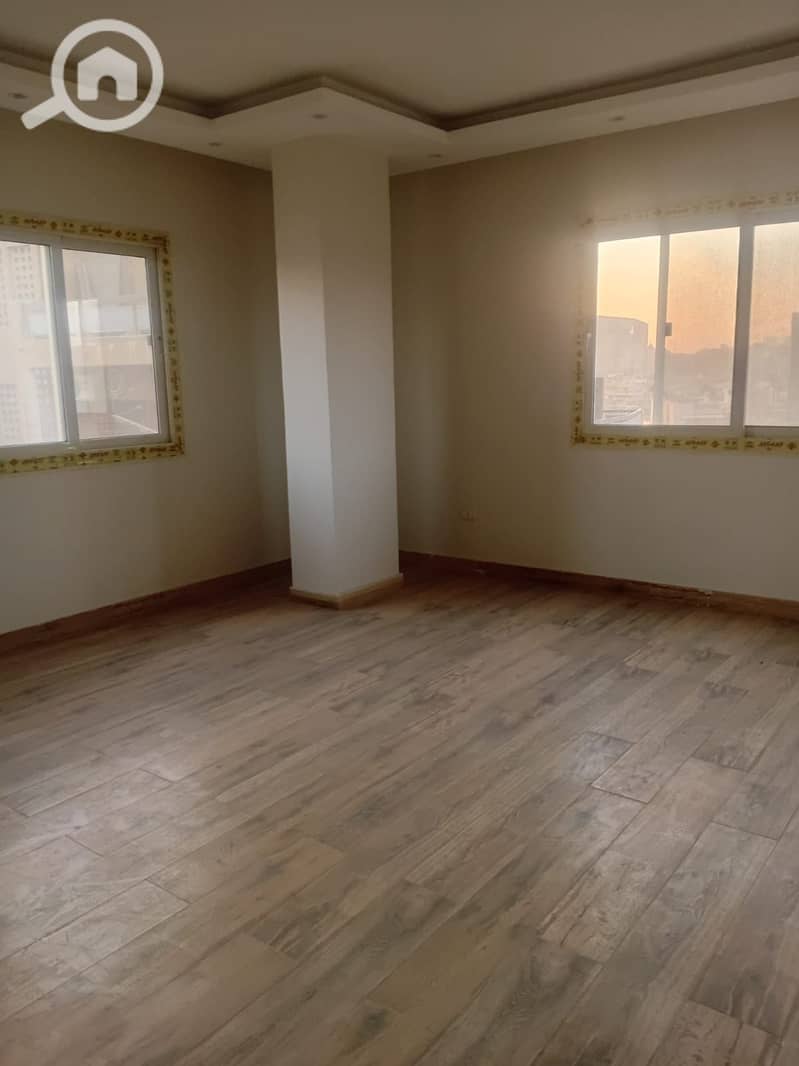 2 f8cd2c5d-74dd-4a67-8c4a-ca830e53324d. jpeg