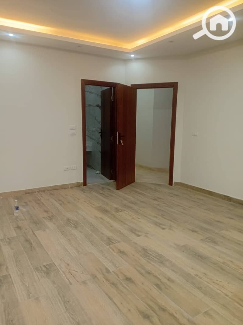 8 bcffb2c4-21aa-4661-80a2-d0166b8d95f7. jpeg