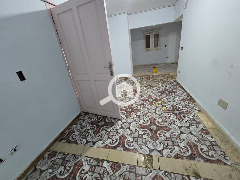 4 982dbc71-ef90-42d8-8d3e-6897c5a918b9. jpeg