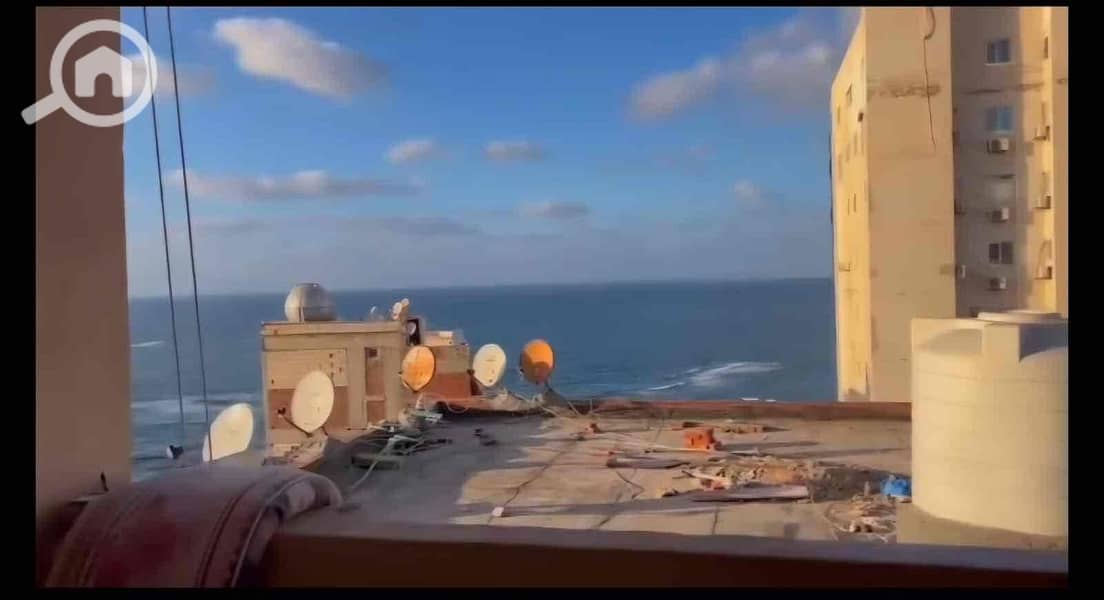 4 e2b55b2c-d5bc-4d0b-aaf9-c53965990a8f. jpg