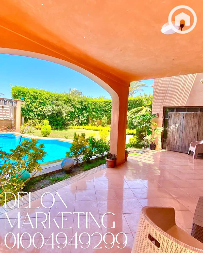 2 Clean Vintage Photo Collage Fall Fashion Instagram Post. png