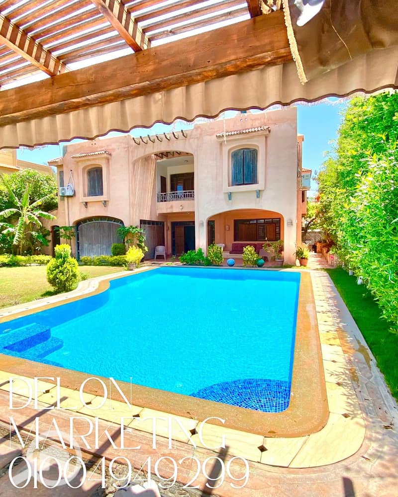 4 Clean Vintage Photo Collage Fall Fashion Instagram Post. png