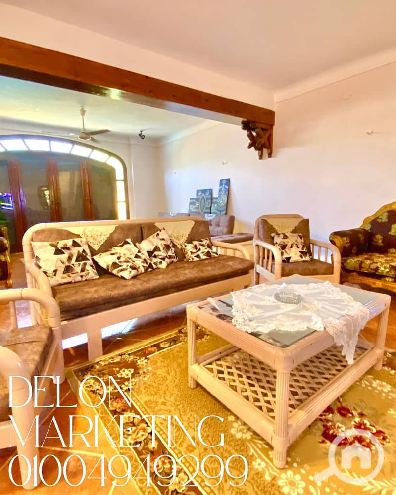 10 Clean Vintage Photo Collage Fall Fashion Instagram Post. png