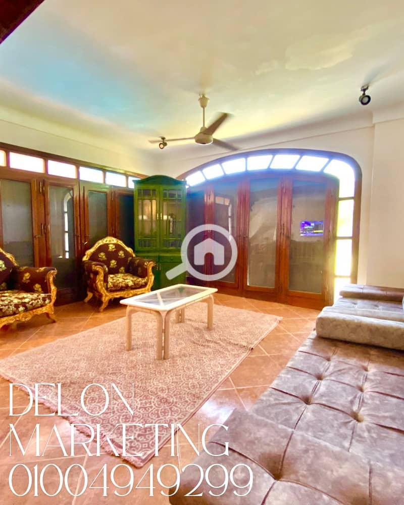 11 Clean Vintage Photo Collage Fall Fashion Instagram Post. png