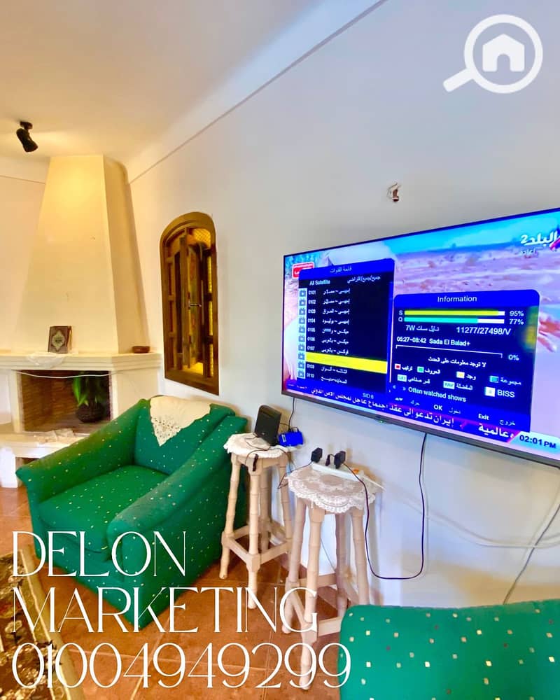 12 Clean Vintage Photo Collage Fall Fashion Instagram Post. png