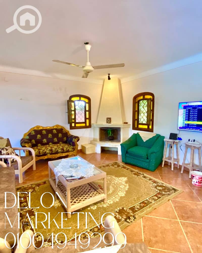 13 Clean Vintage Photo Collage Fall Fashion Instagram Post. png