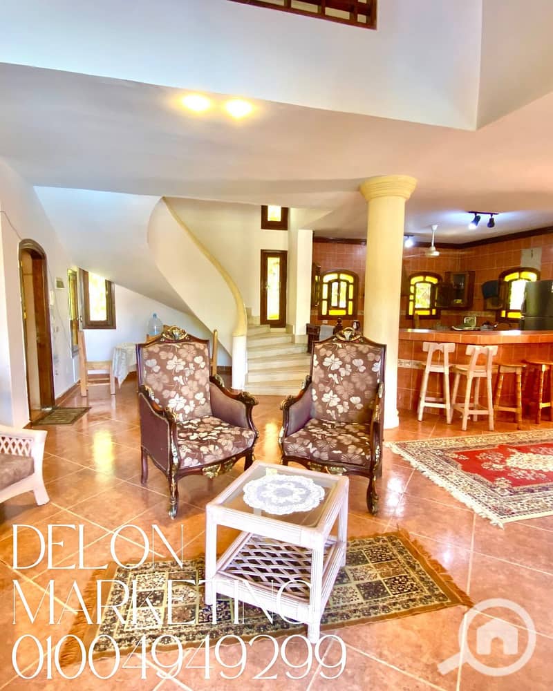 15 Clean Vintage Photo Collage Fall Fashion Instagram Post. png