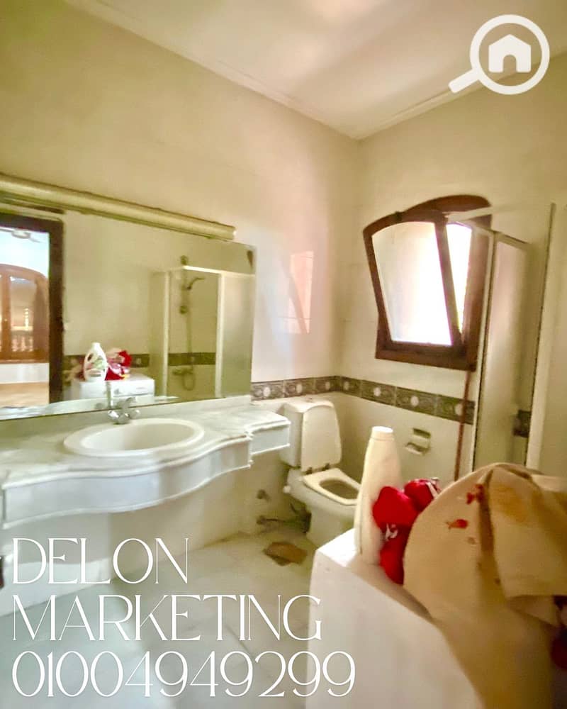 27 Clean Vintage Photo Collage Fall Fashion Instagram Post. png