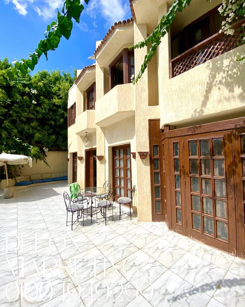 2 Clean Vintage Photo Collage Fall Fashion Instagram Post. png