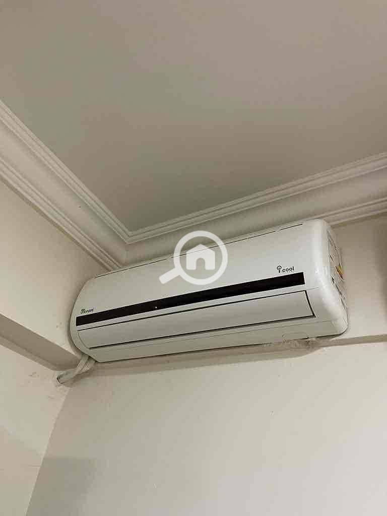 15 387f248d-dbc2-4db4-b06a-bd3cf027a7a5. jpg