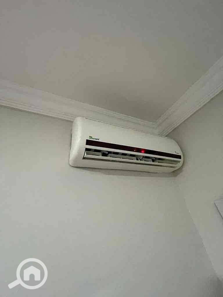 28 1f8fb1c0-4e38-4e96-b43a-ffb6b95c7380. jpg