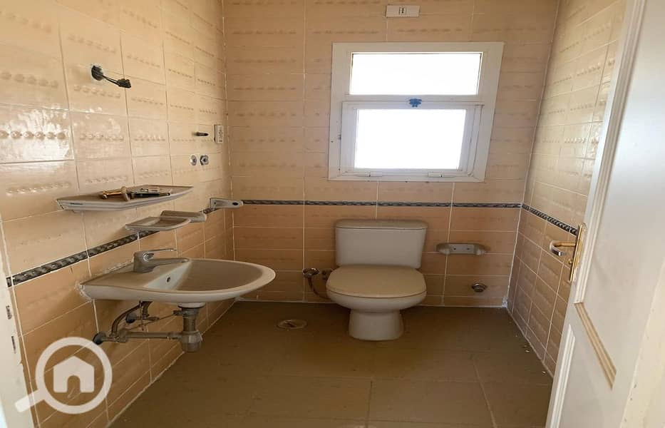 12 53fb9cb4-4986-45e4-8d1c-d43e2bedbfbd. jpg