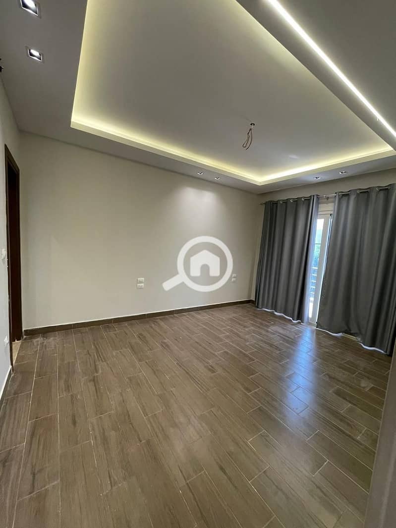 12 eb088a38-3a44-405d-a38d-b99a5e28f363. jpg