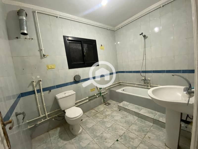 4 WhatsApp Image 2025-12-28 at 10.56. 18 (2). jpeg