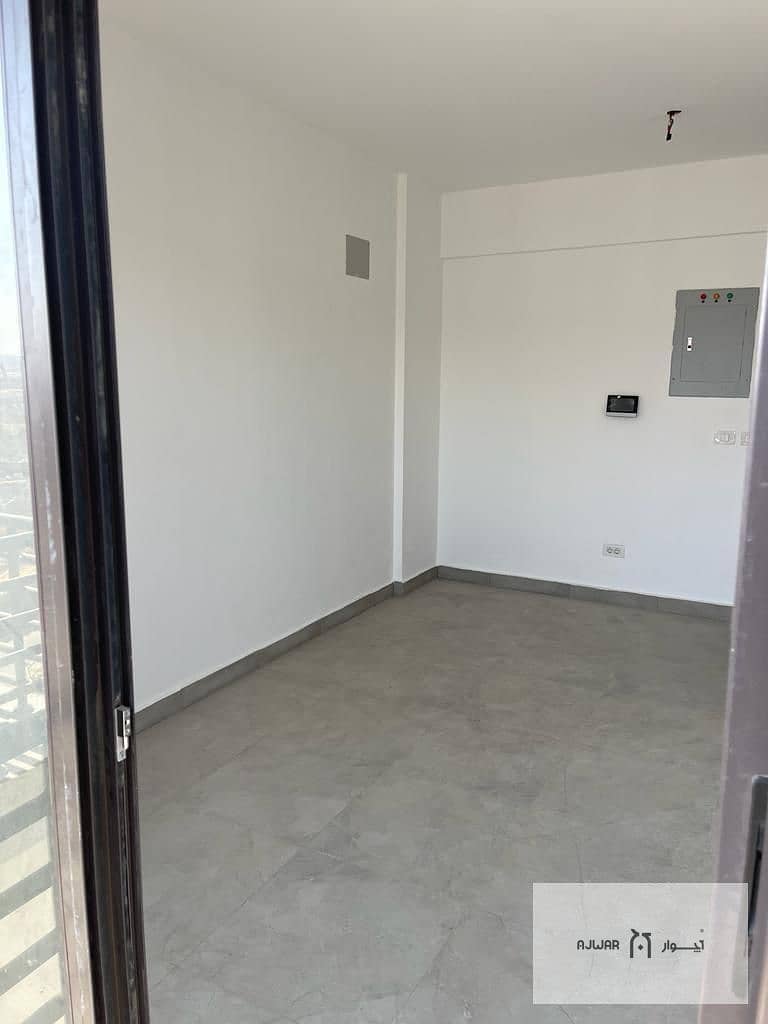 2 9e5d8c31-6c3b-4f0d-9c63-69eb939e5ecd. jpg