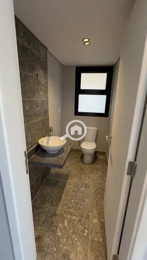 13 WhatsApp Video 2025-12-27 at 7.49. 52 PM - frame at 0m29s. jpg