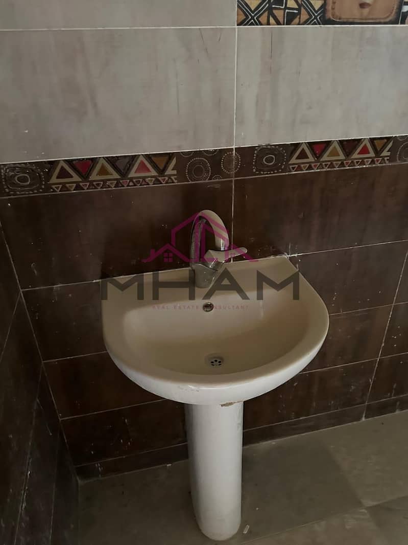 4 photo_5947134253365660793_y. jpg