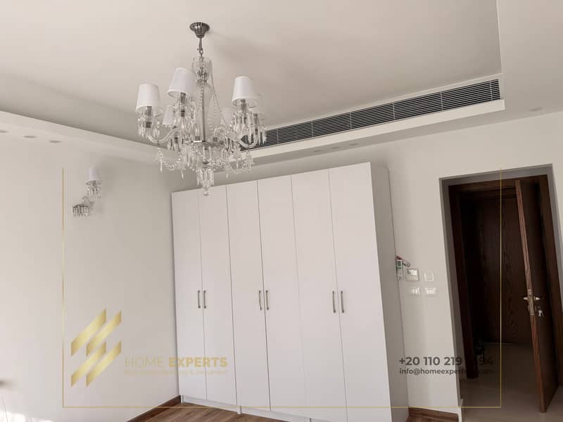 12 8b87c27c-2715-4a3a-8f96-c043dc7d5deb. jpg