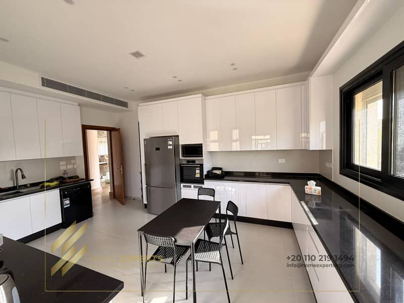 13 b81ea3b6-6a8e-4a43-a2c5-62ec9c32f291. jpg