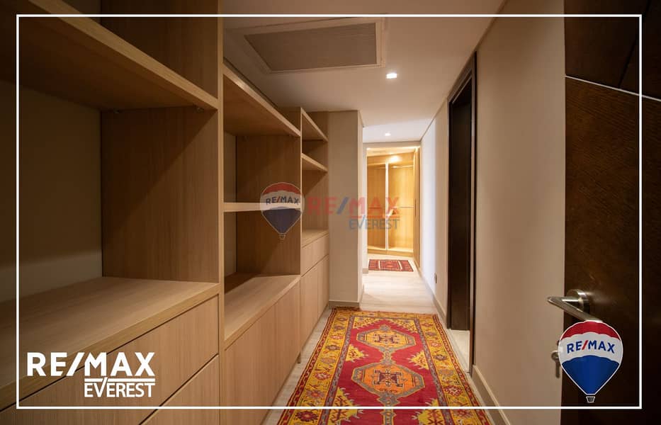 4 3c5a91cb-0e2c-4b66-a53e-492bf7b2f368. jpg