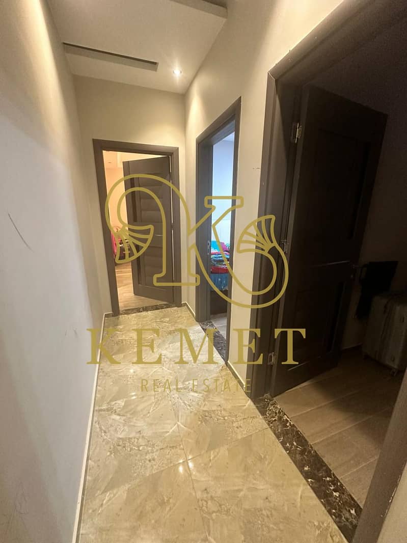 2 7bff66a8-9a36-45d8-bdfd-0d137a1cc851. jpg