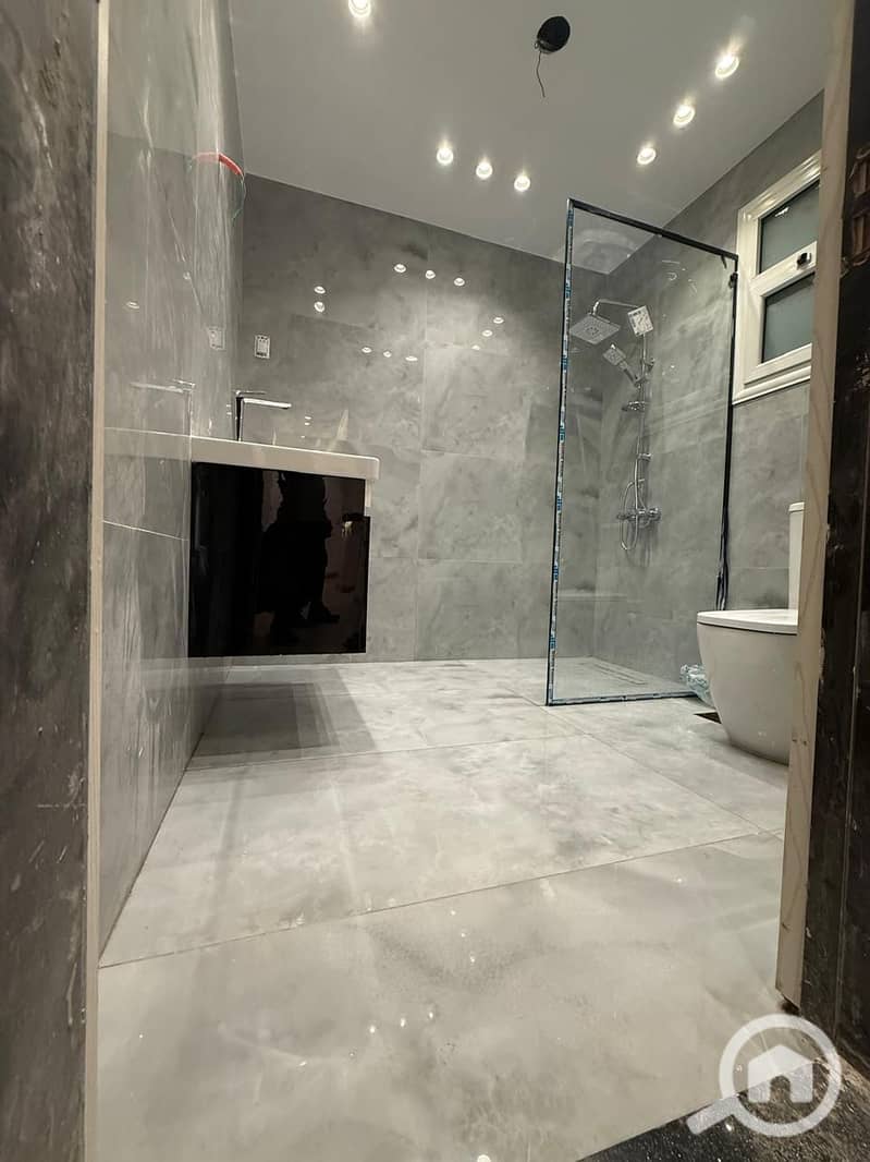 2 8bae6773-2e68-4400-936e-894442c59d51. jpg