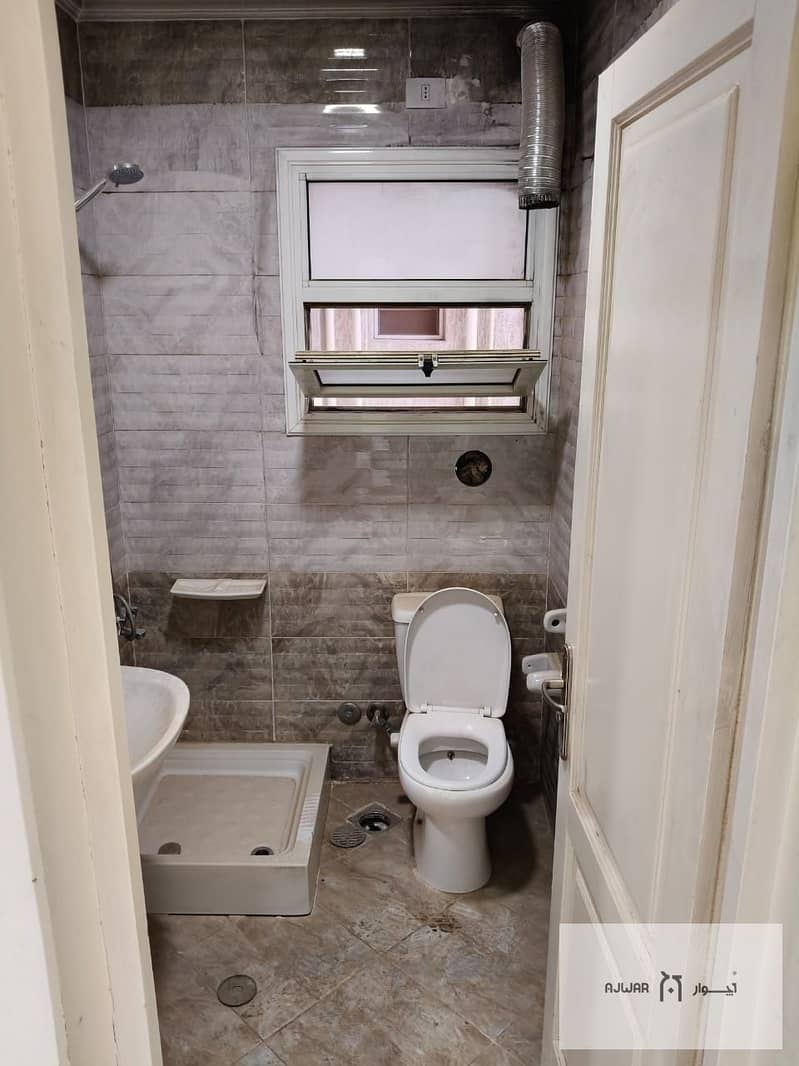 8 7d9f3953-0612-4909-9849-fc7f998527cc. jpg