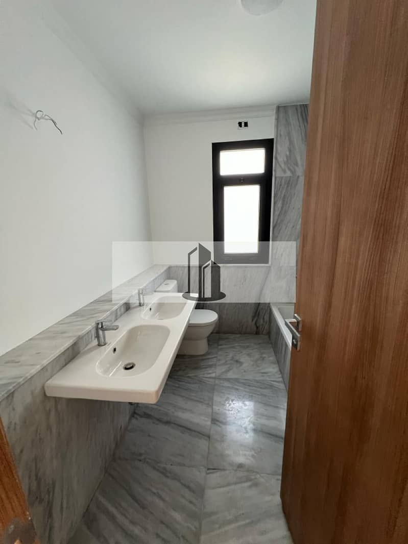 11 WhatsApp Image 2025-12-24 at 17.48. 50 (2). jpeg