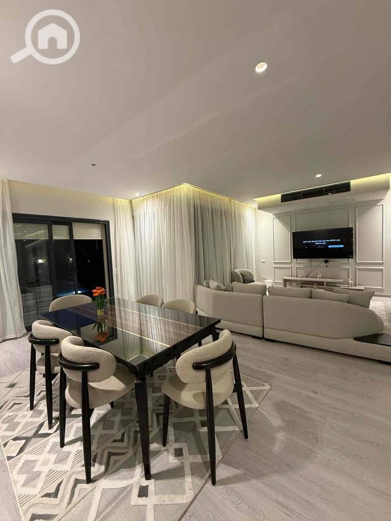 8 55a3be9f-f6c3-40e1-89a8-3e8796e14387. jpg