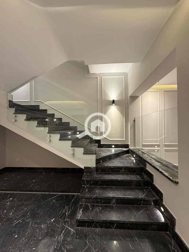 9 d72219c5-a18e-45ad-8579-a6a7ca672608. jpg