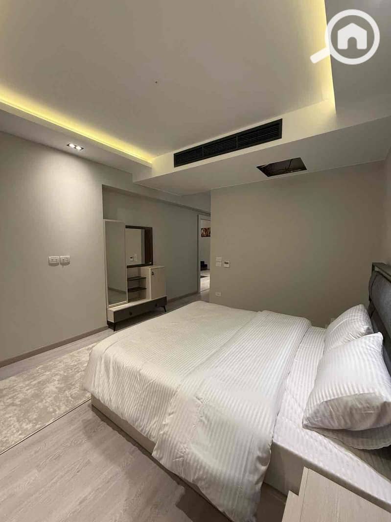 13 078b9876-16da-428d-b2b1-0c95d6f86d07. jpg