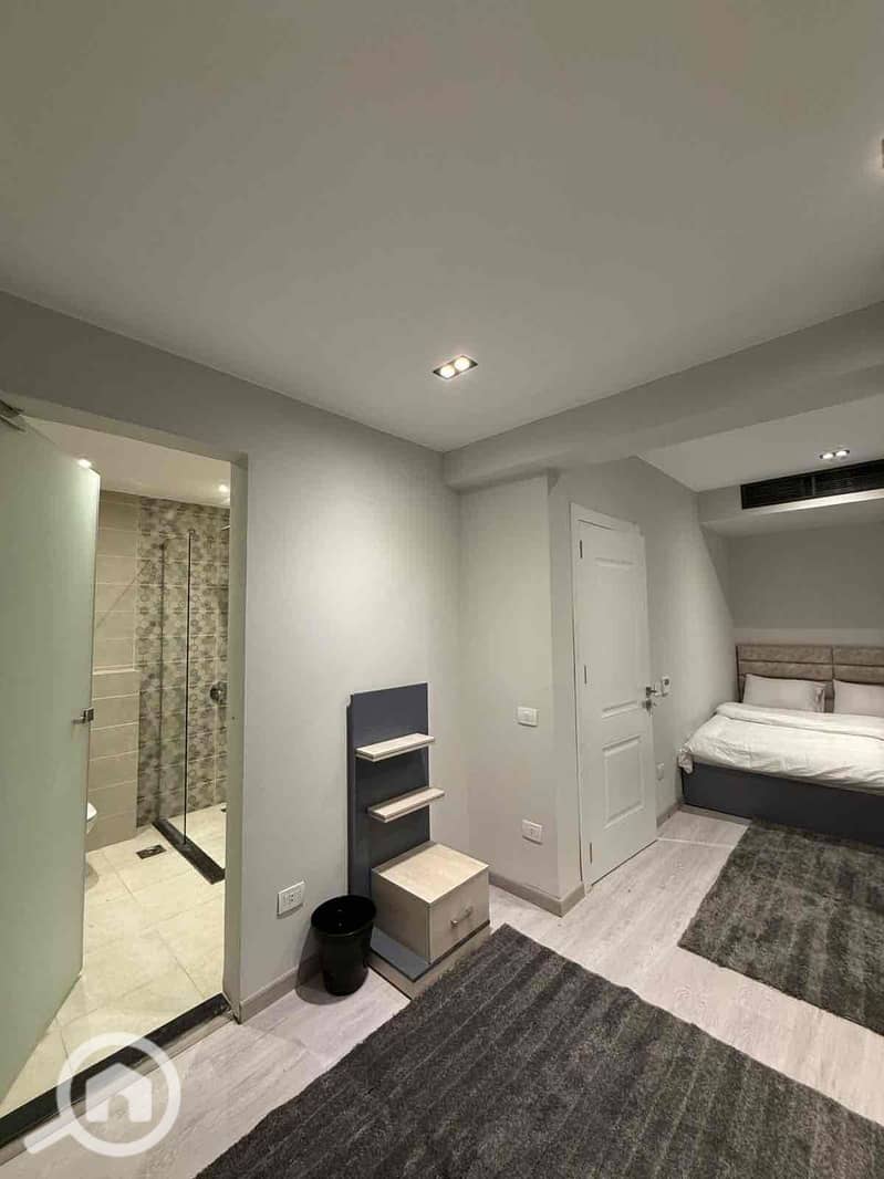 16 3efda5d0-0b86-49d8-93f0-a2b7295e58a2. jpg