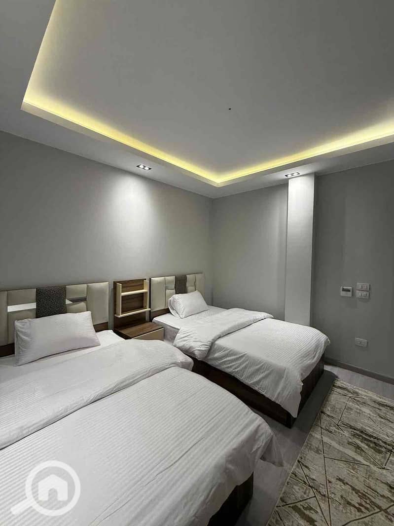 21 7572af49-88eb-4d9f-926c-6d8ca17bbf66. jpg