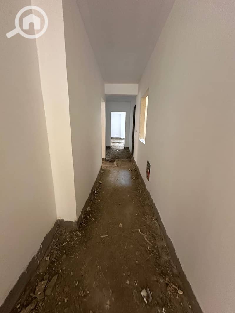 2 5d8f29ad-07bc-4365-8157-527d2c5f4db7. jpeg