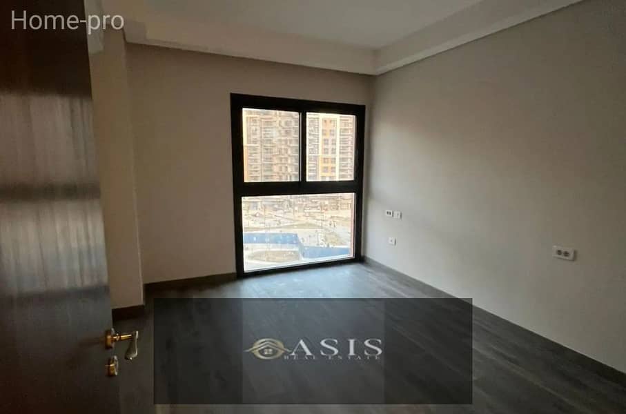 8 8370554-c5c28o. jpg